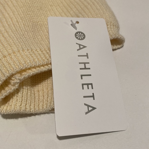 Athleta Kinetic Beanie - Picture 4 of 4